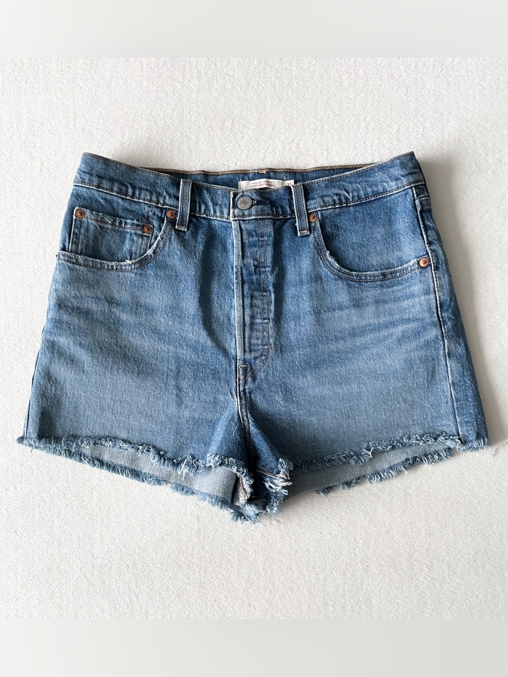 Levi's Ribcage Shorts - Picture 2 of 13